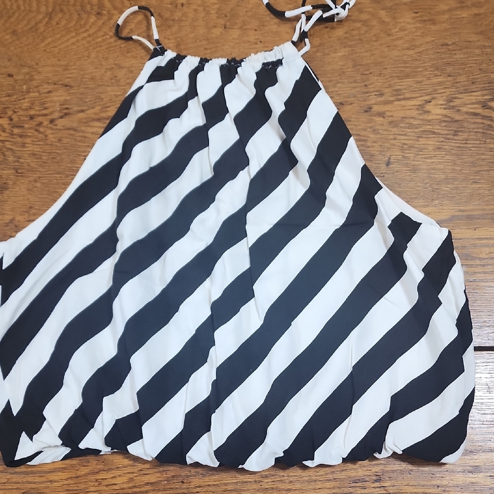 Nine West Black and White Striped Halter Top Fully Lined Tie Neck Large